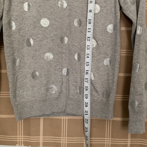 Ann Taylor, XS, Silver Polka Dot Pull Over - Picture 9 of 10